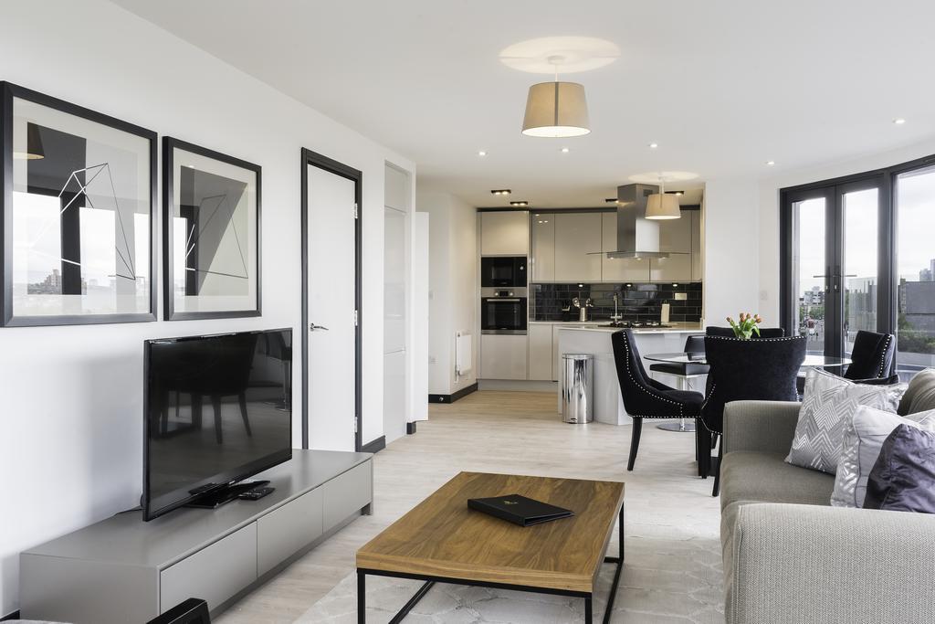Aldgate Apartment *