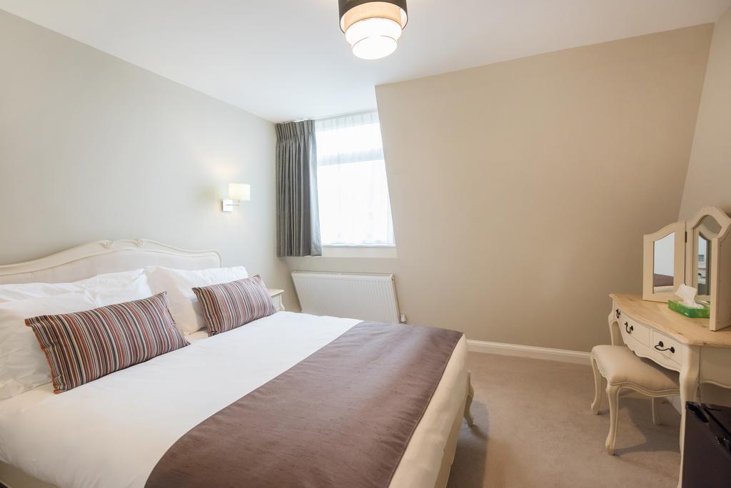 Docklands 3*
