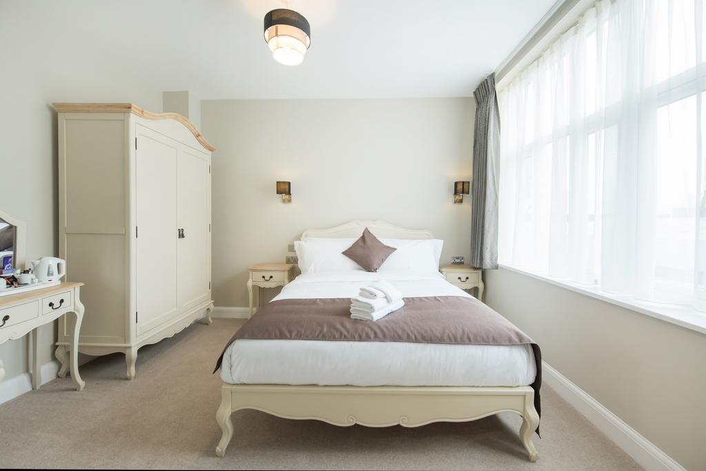 Docklands Hotel