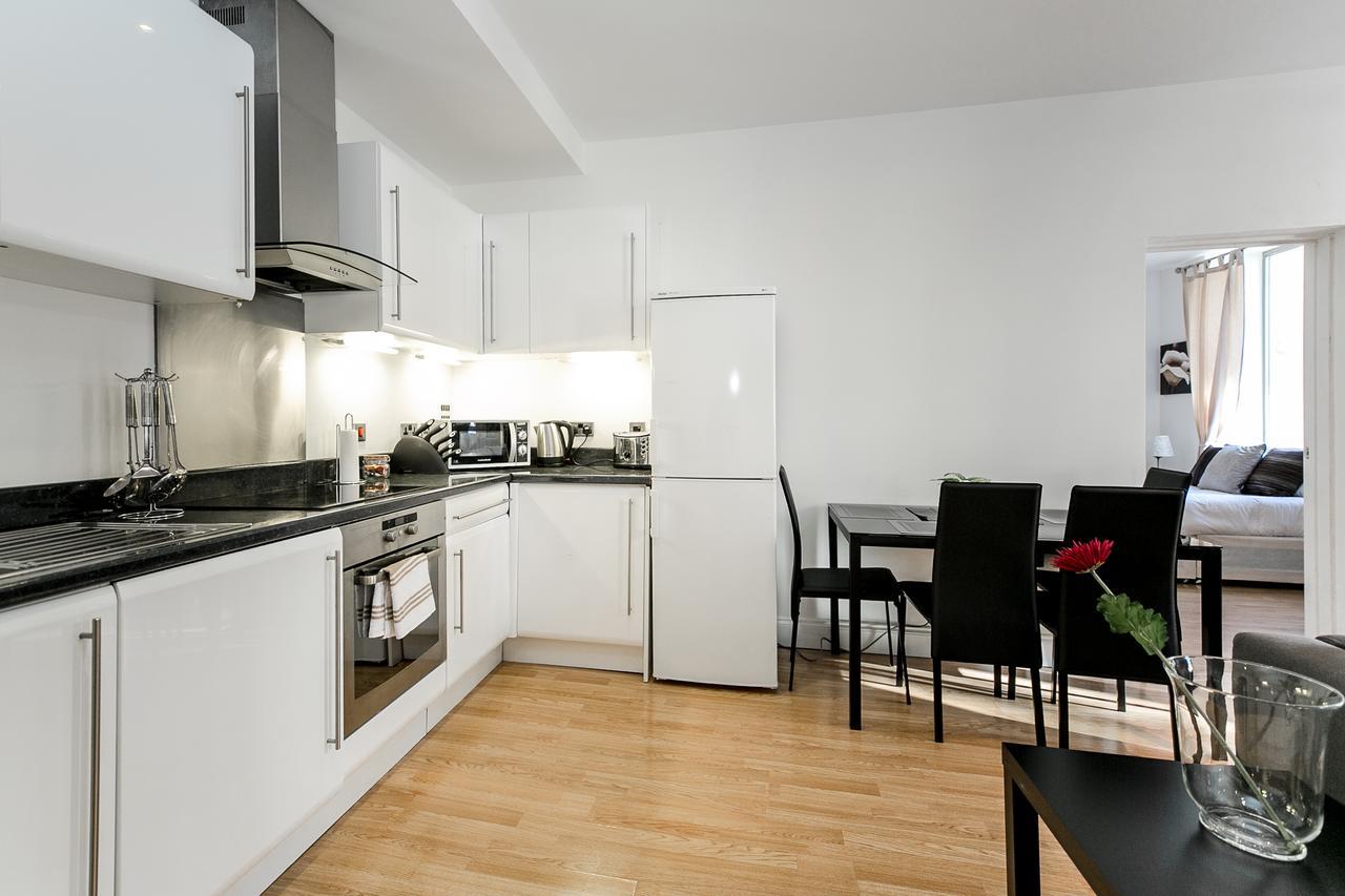 Aldgate Apartment *