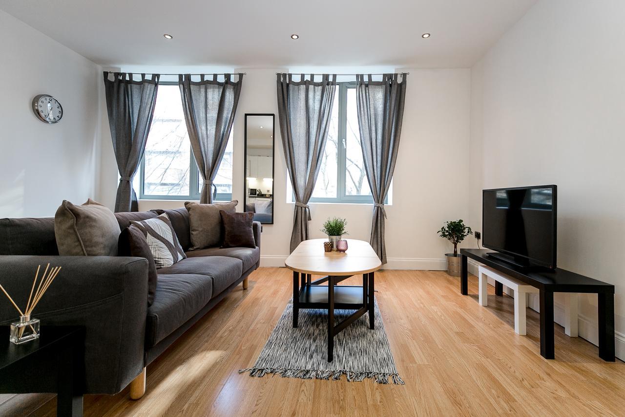 Aldgate Apartment