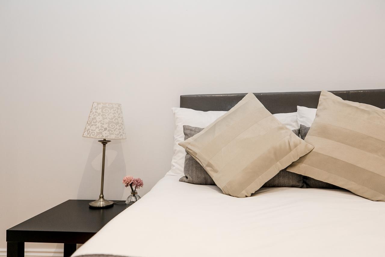 Aldgate Apartment