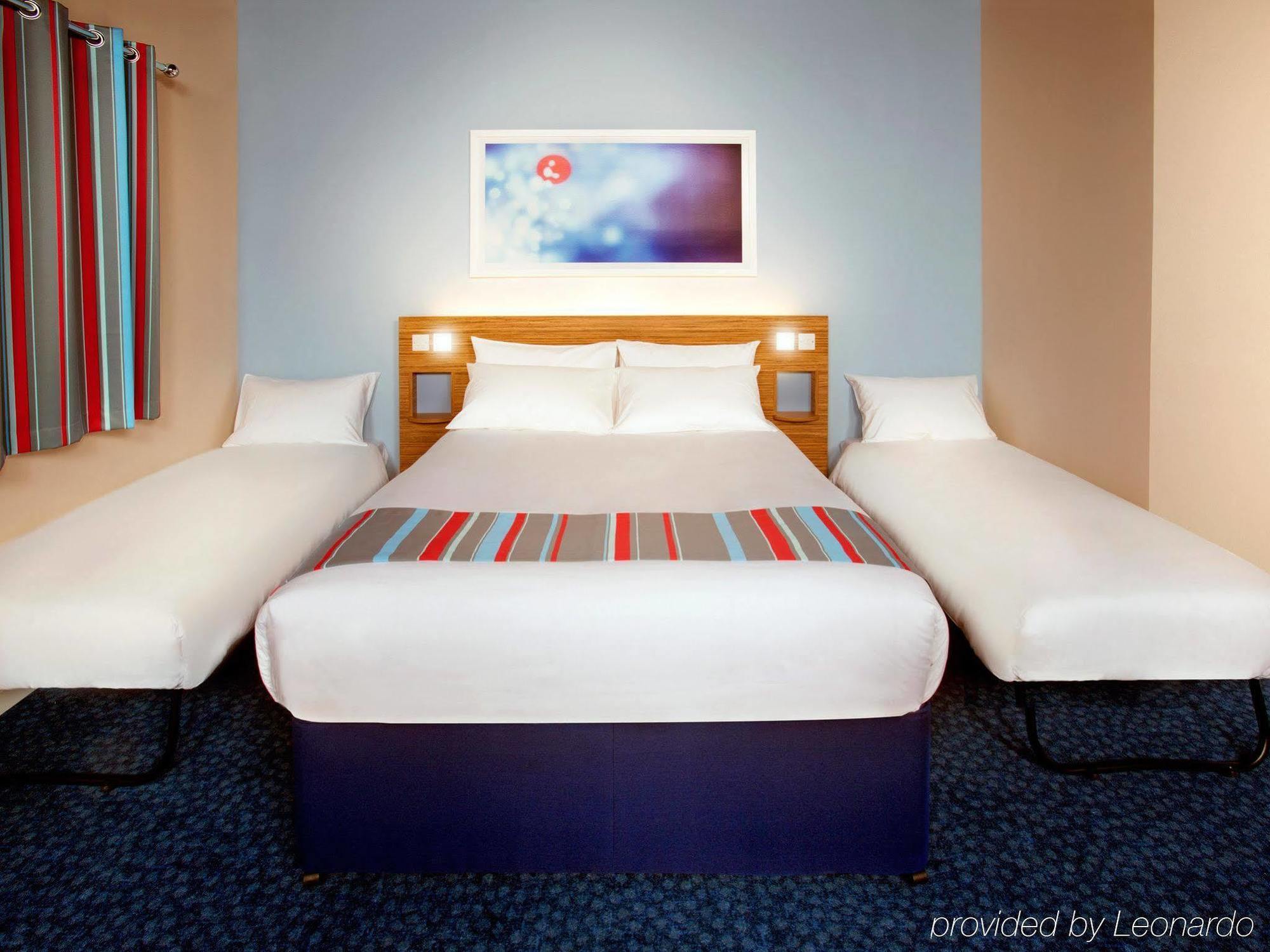 Travelodge Battersea 2* London