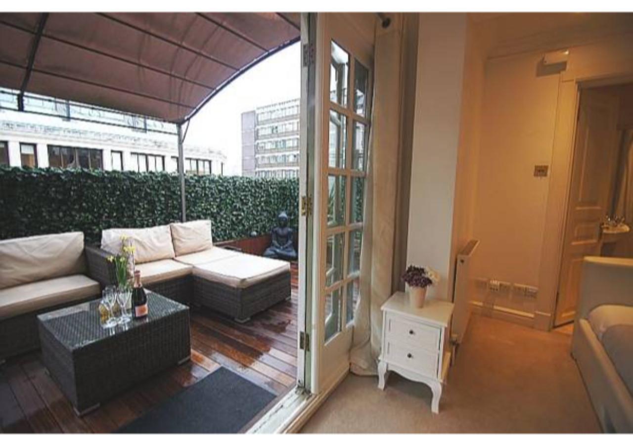 Piccadilly Circus Apartment London