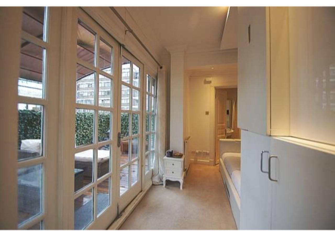 Piccadilly Circus Apartment London