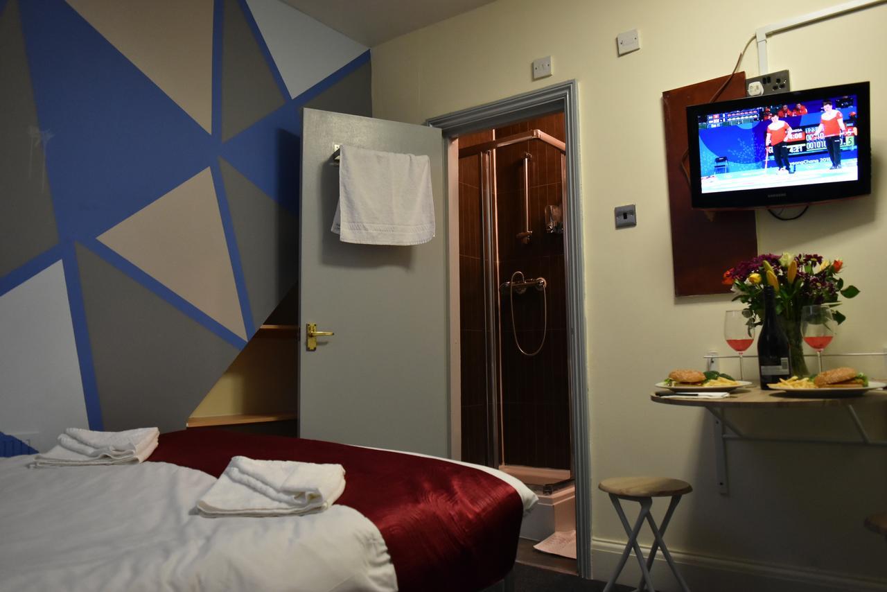 Olympus Nirvana Hotell 2*