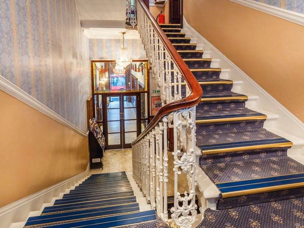 Elizabeth Hotel 4*
