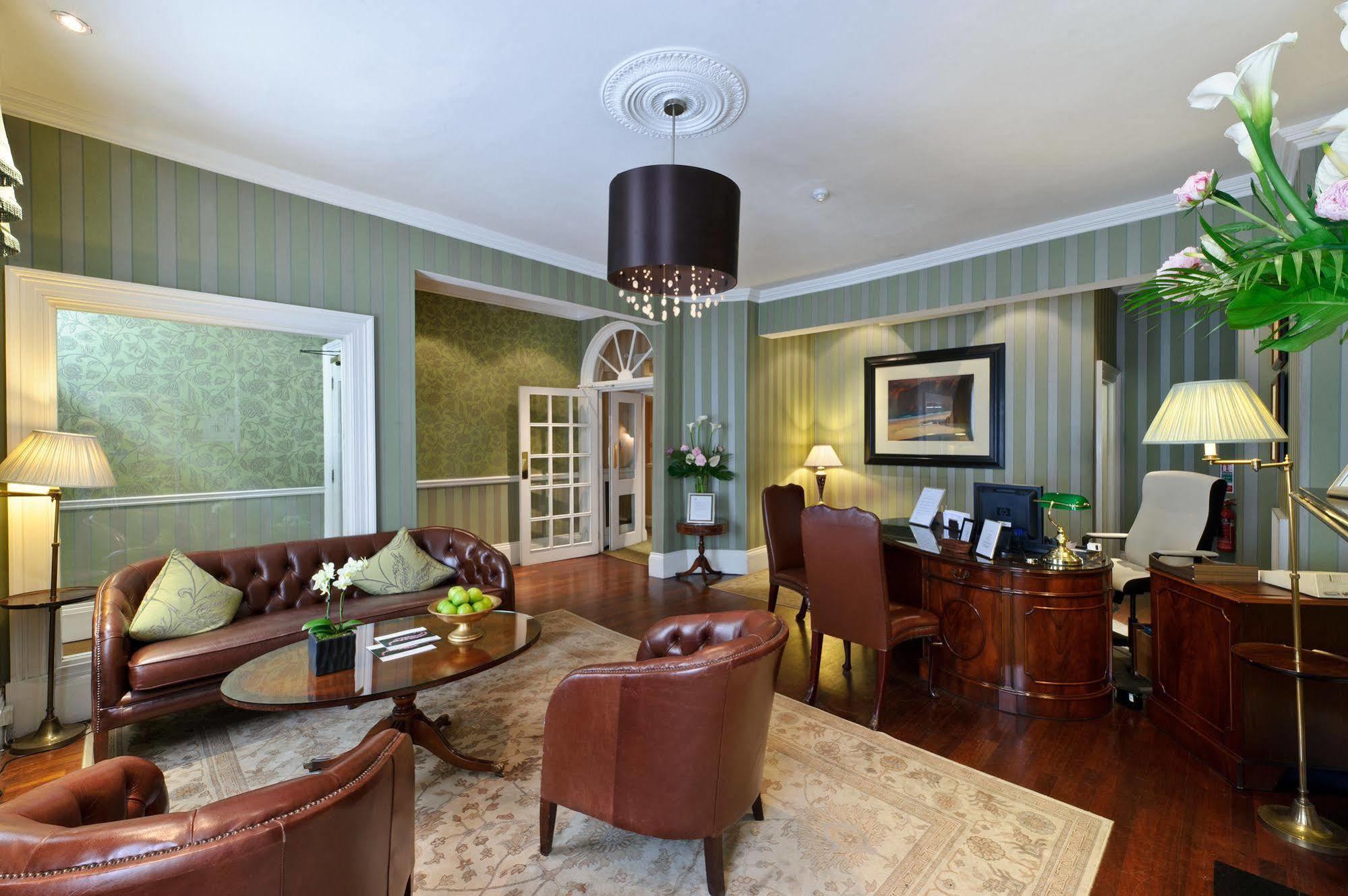 The Academy - Small Luxury Of The World Hotell