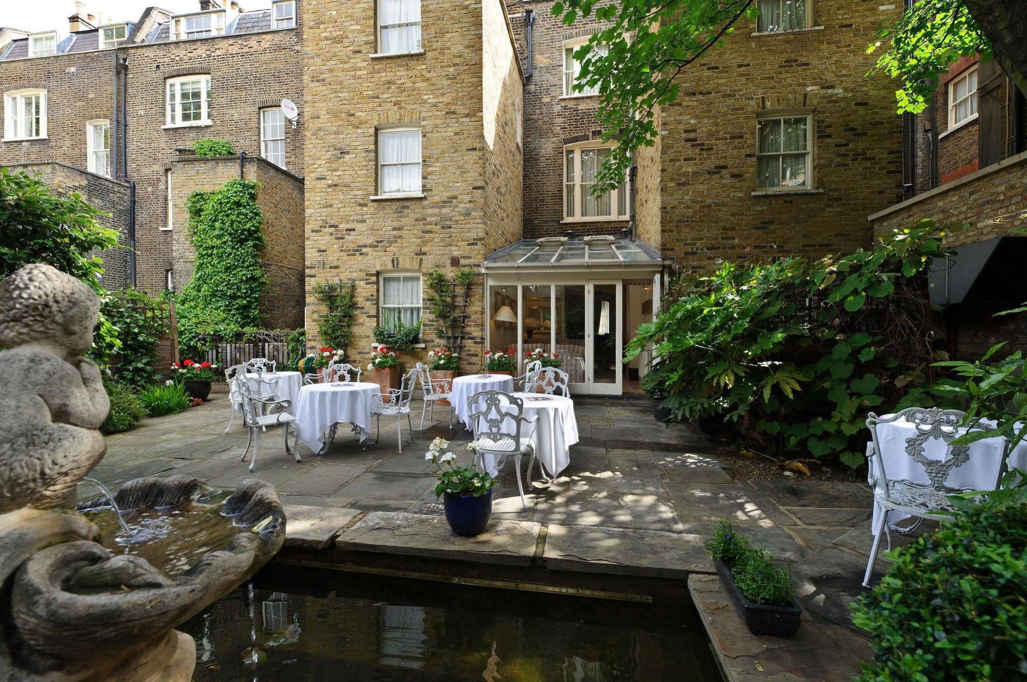 The Academy - Small Luxury Of The World Hotell
