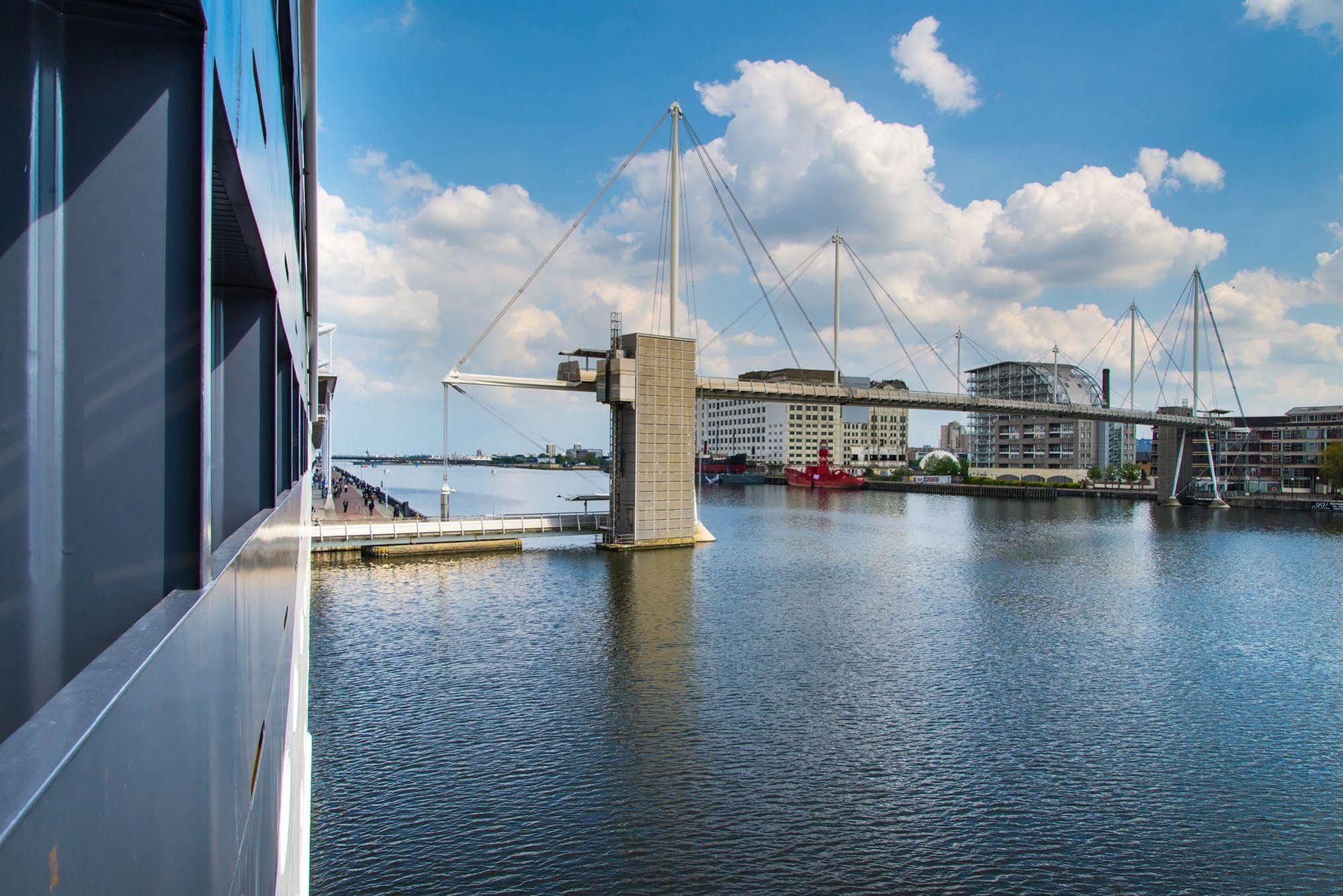 Hotel Sunborn Yacht