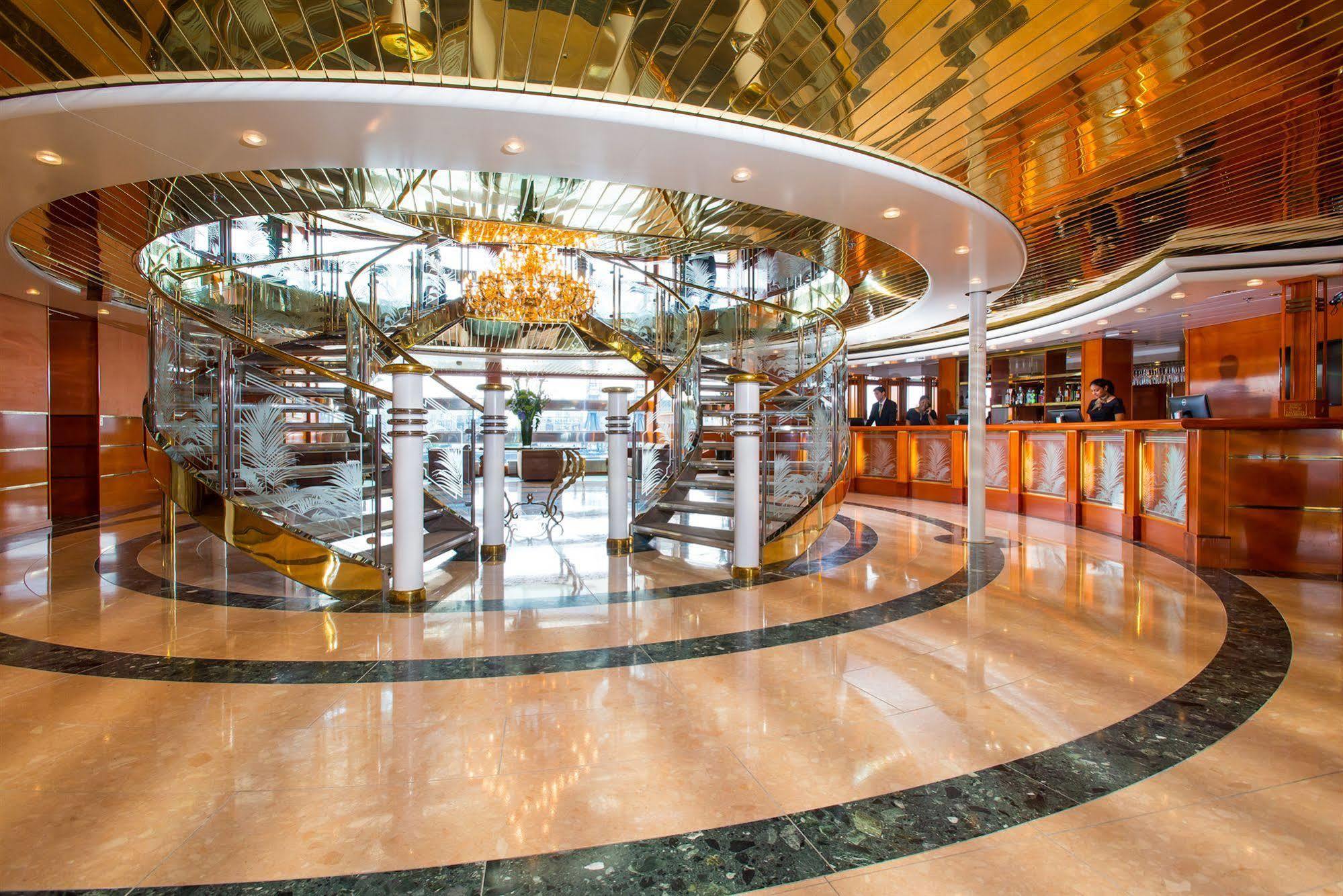 Hotel Sunborn Yacht