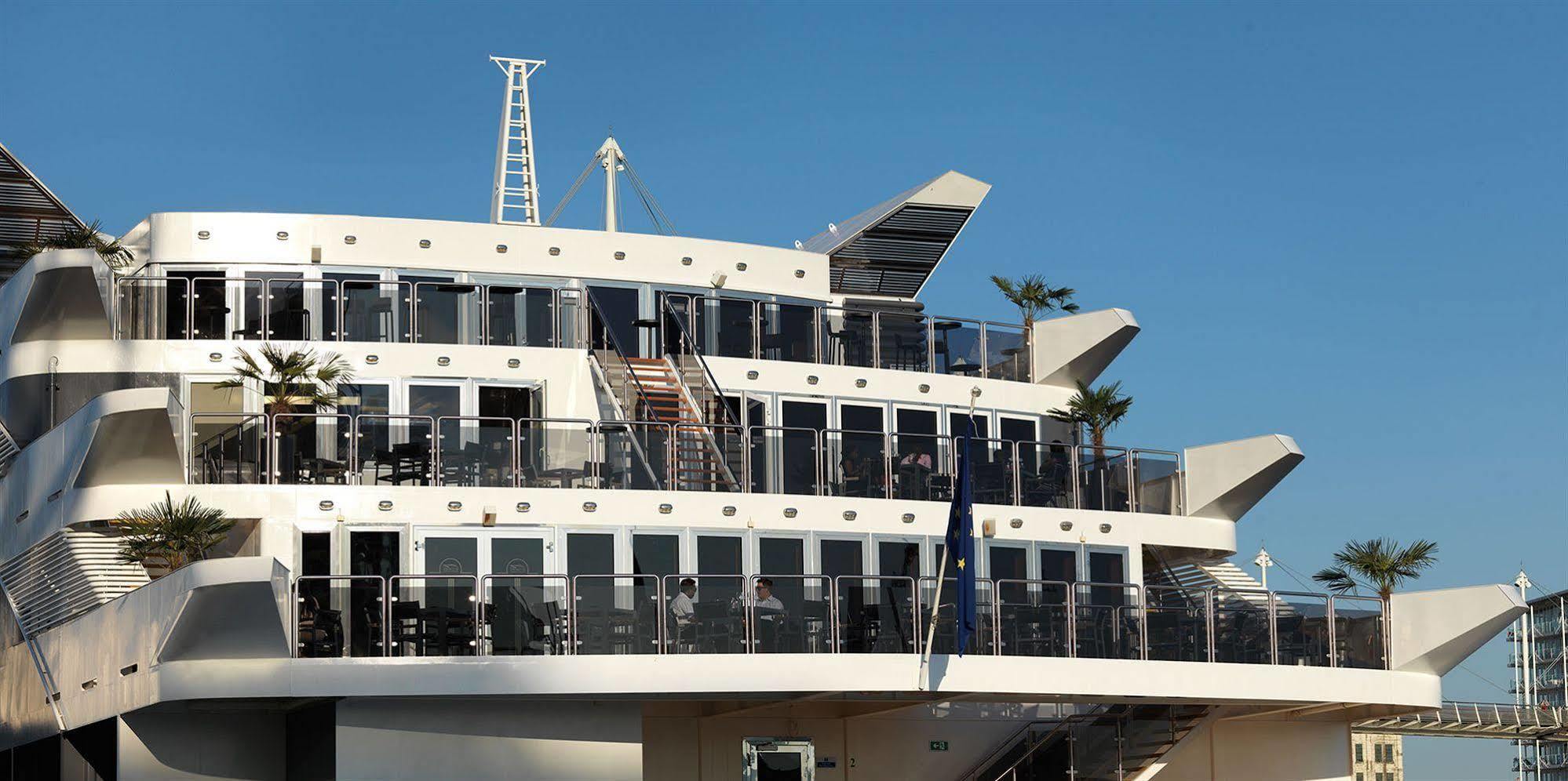 Sunborn Yacht 4*