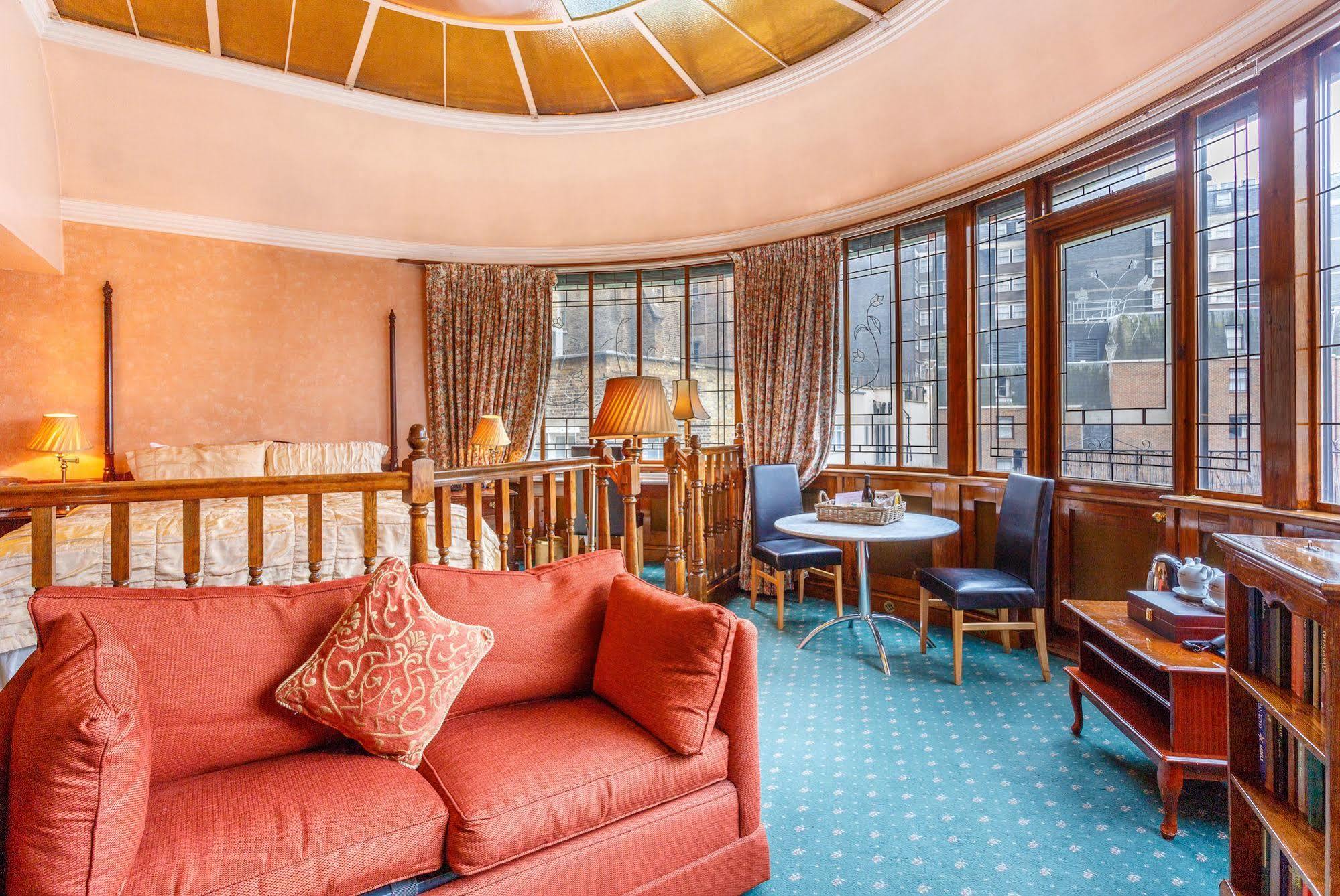 Elizabeth 4* London