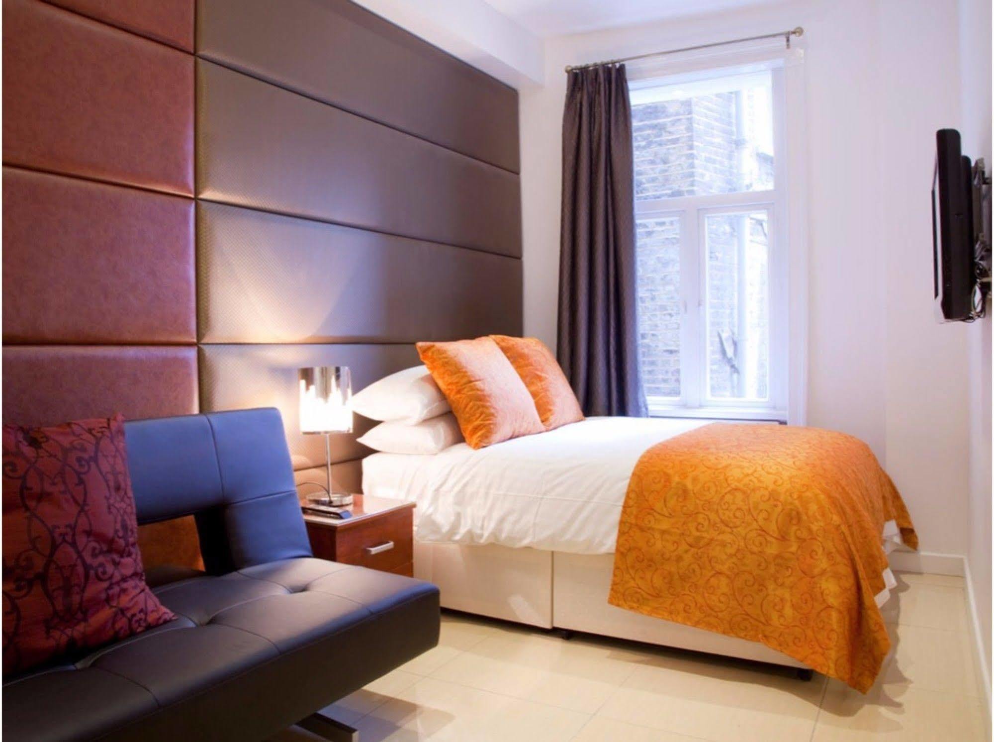 Russell Square 3*