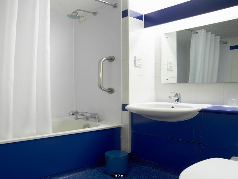 Travelodge Kings Cross Royal Scott Hotel