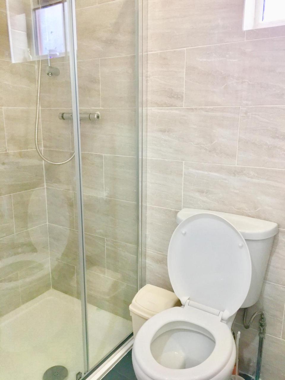 2 Bedroom Apartment, Kitchen, Reception&private Garden *