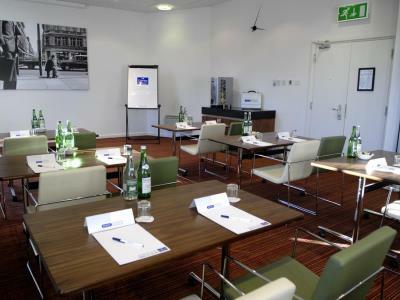 Express City, An Ihg London