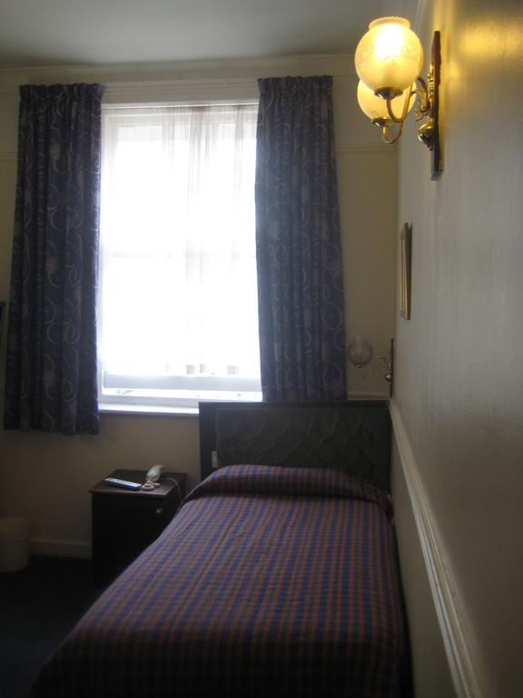Hallam Hotel 3*