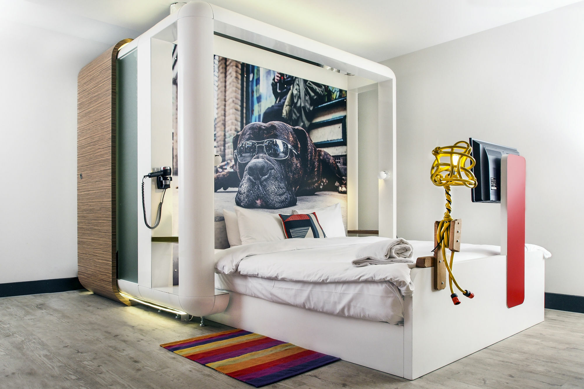 Hotel The Corner 3*