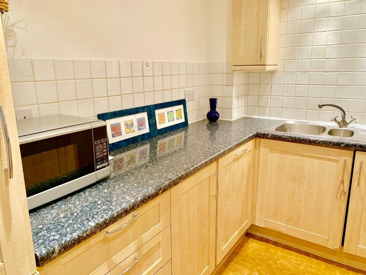 2 Bedrooms Modern Apartment, Full Kitchen, 5 Minutes Tube Station Apartamento Londres