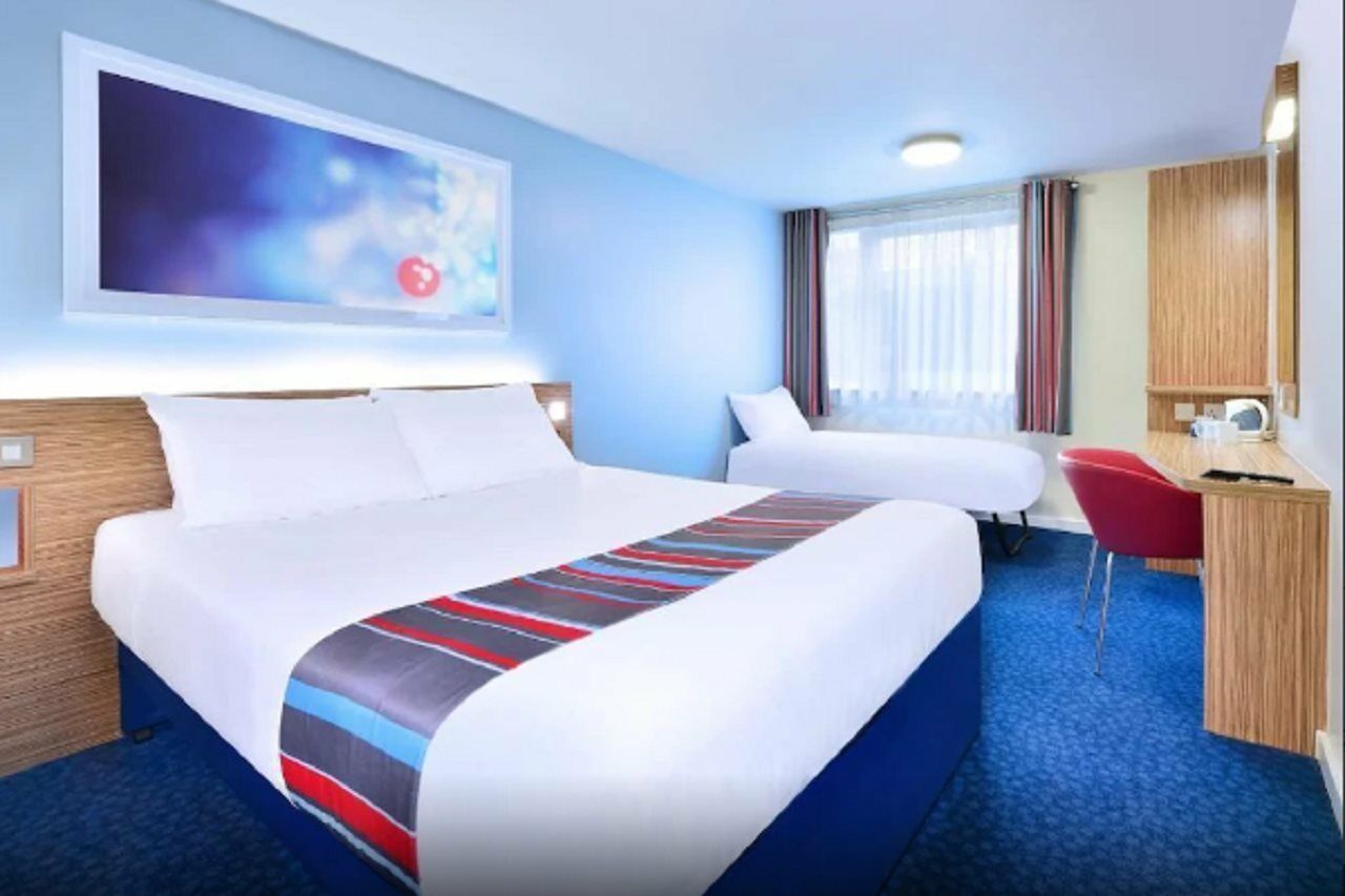 Travelodge Airport Hotel London