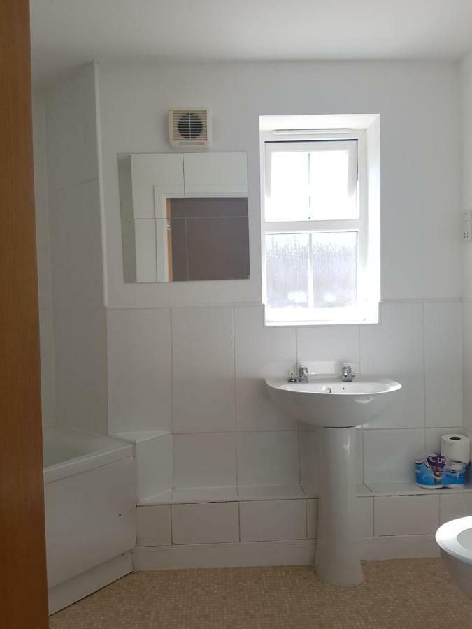 Superior 2 Bedroom Apartment *