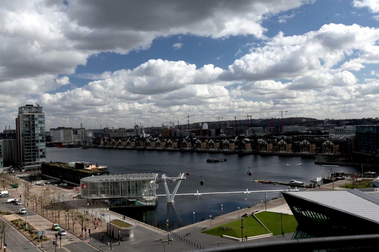 Oxygen With Balcony And Thames River View Near Excel - Royal Victoria Apartment *