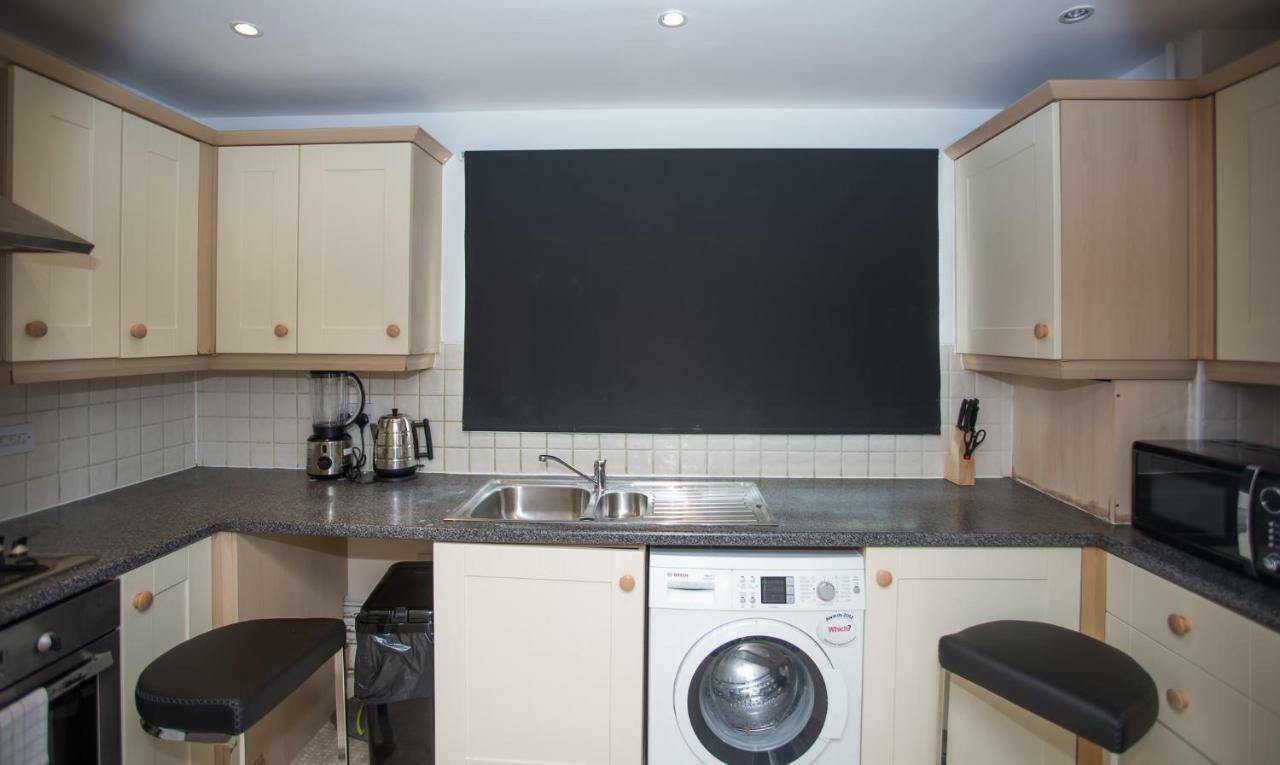 Superior 2 Bedroom Apartment *