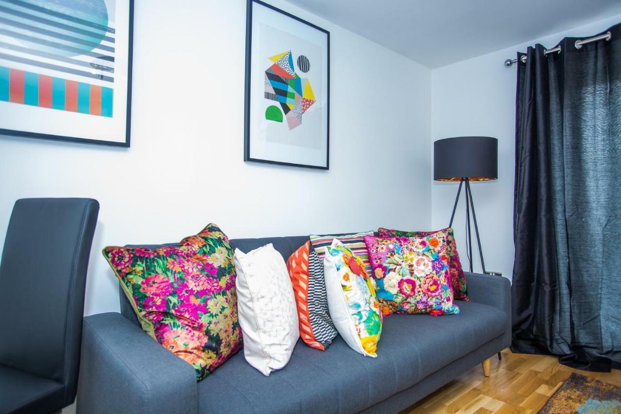 Superior 2 Bedroom Apartment *