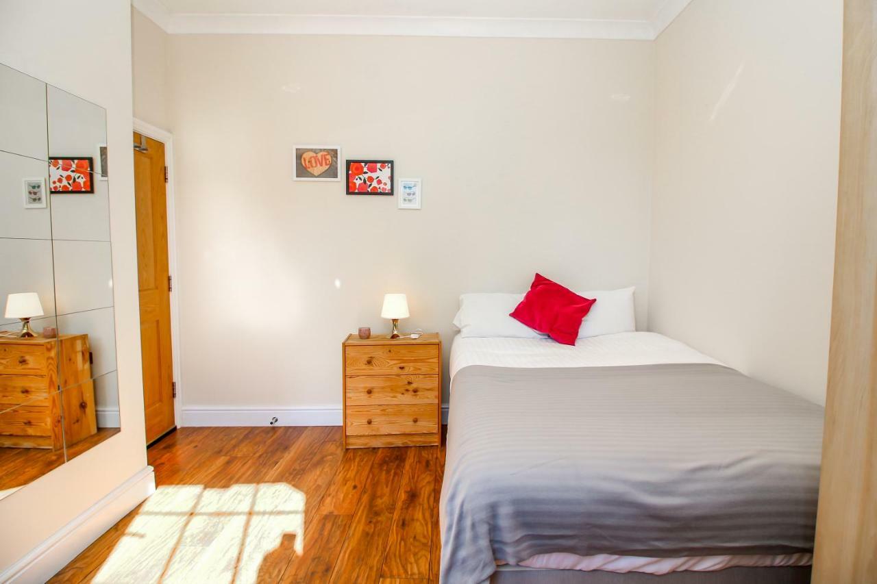 Private En-suite @ Liverpool Street, Brick Ln Gasthuis Londen