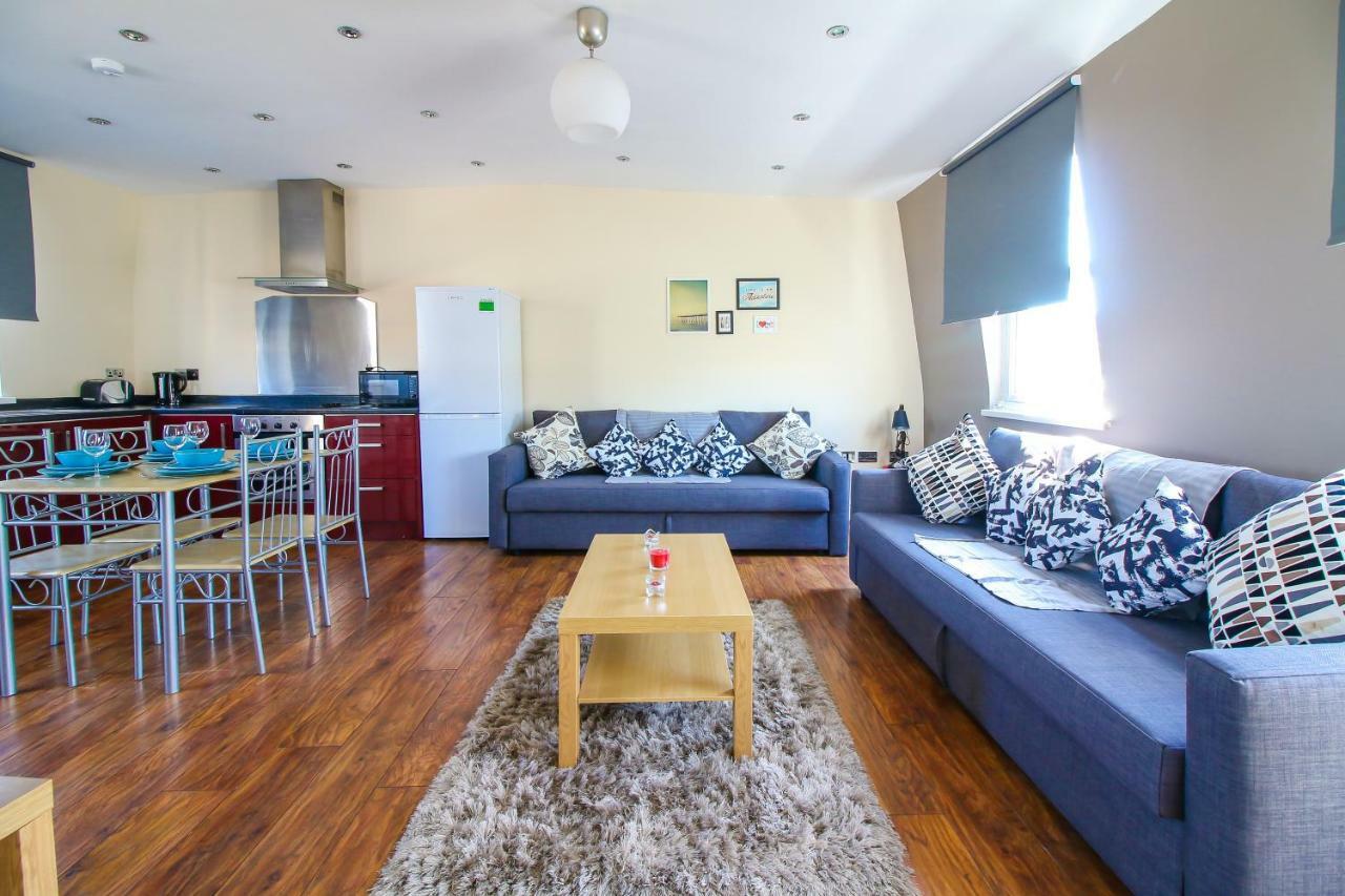 View Flat @ Liverpool St. Apartment *