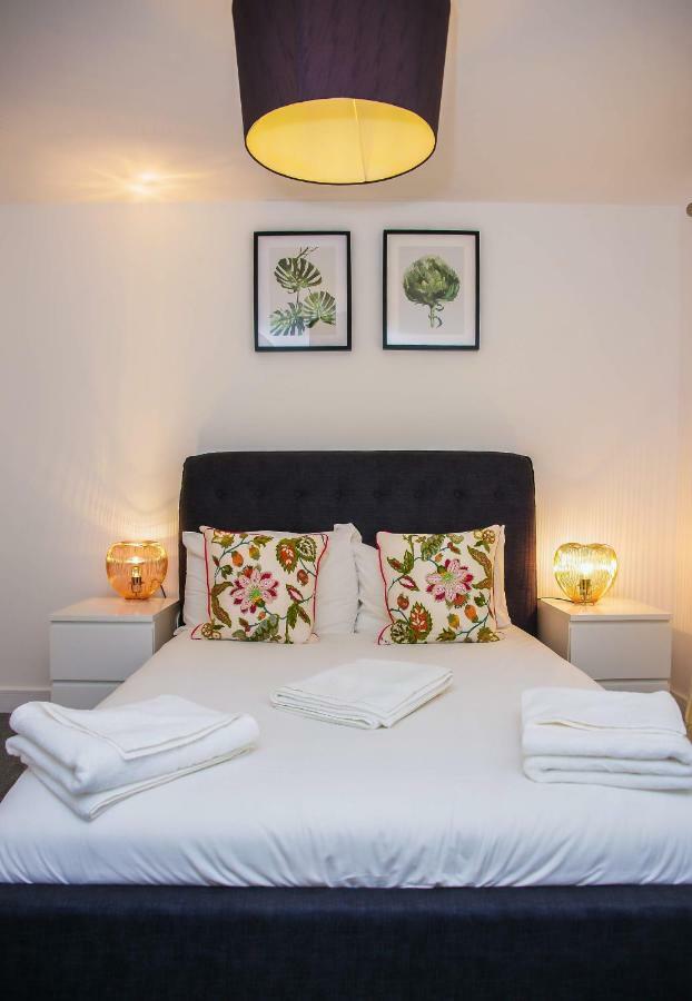 Superior 2 Bedroom Apartment *