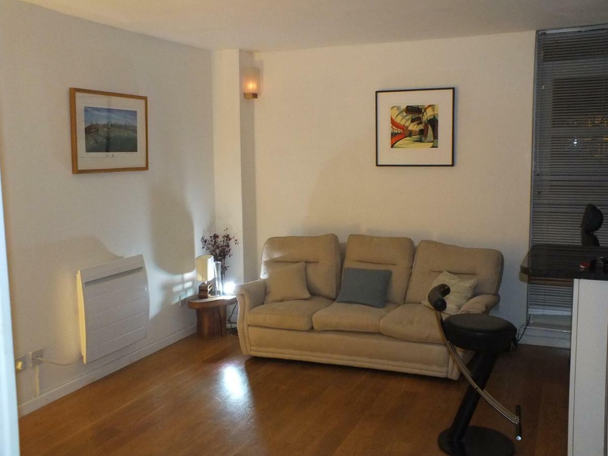 Rotherhithe Near Park And River * London