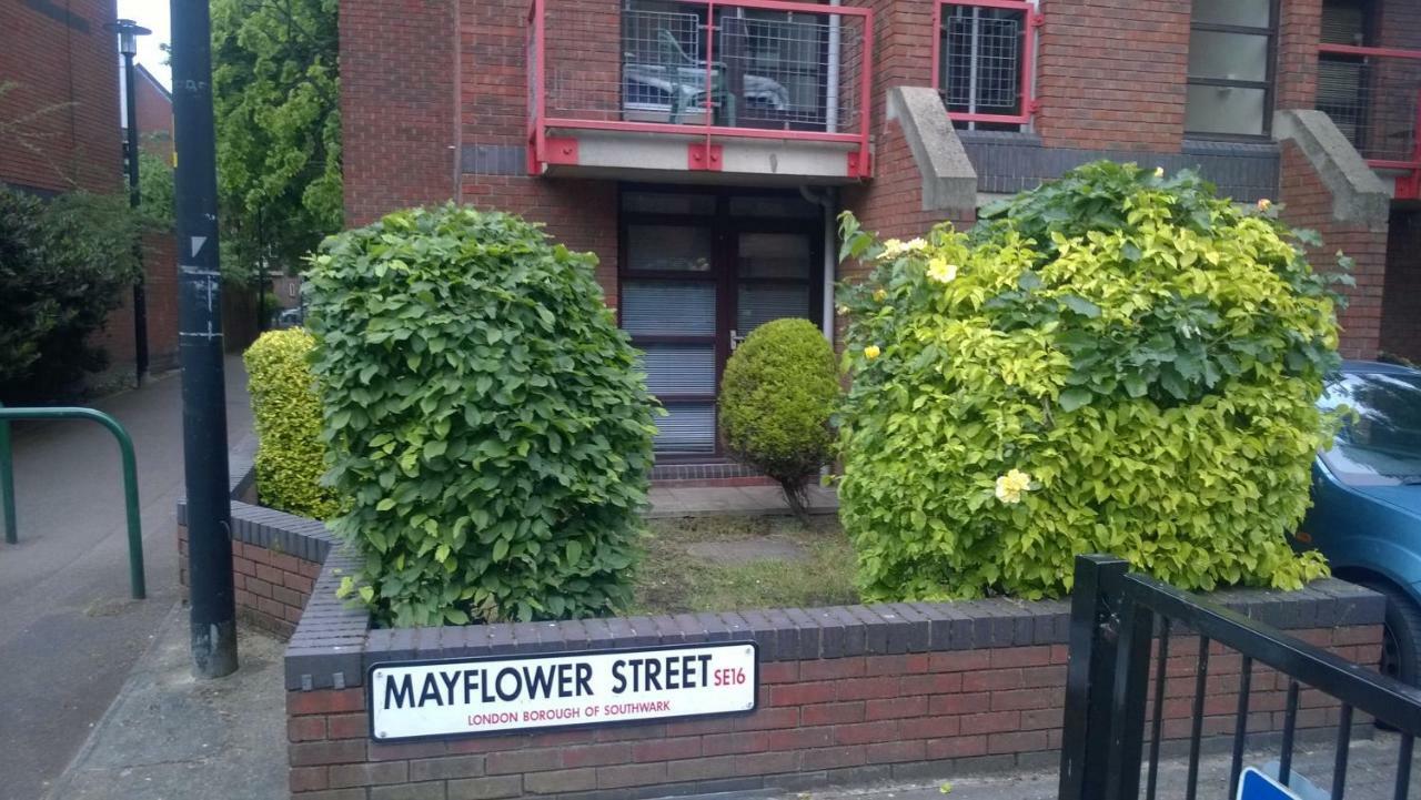 Rotherhithe Near Park And River *