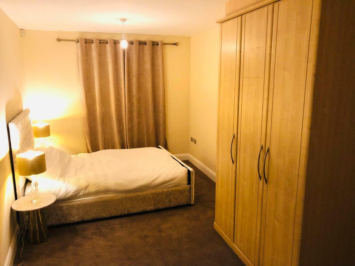 Apartment Modern By River Thames London