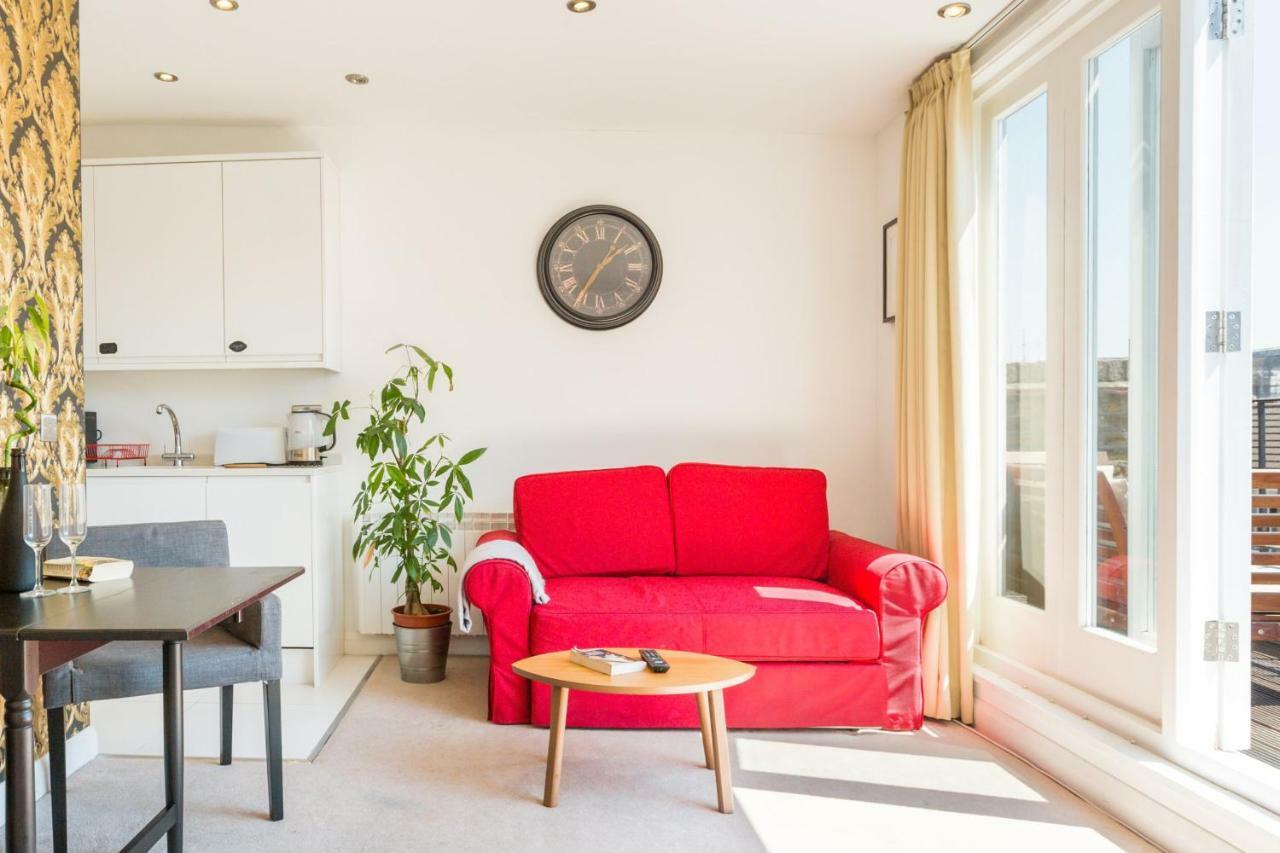 The Art Apartment *