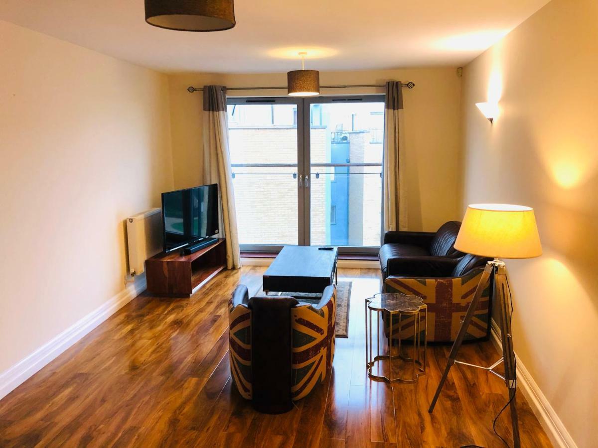 Modern By River Thames Apartment London