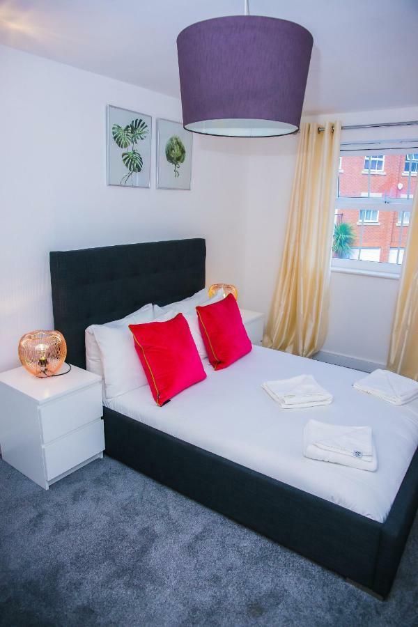Superior 2 Bedroom Apartment *