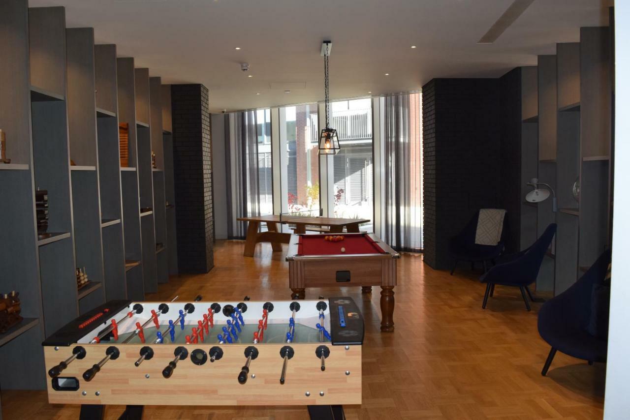 Island 3 Bedroom Luxury Apartments, Canary Wharf Appartement Londen