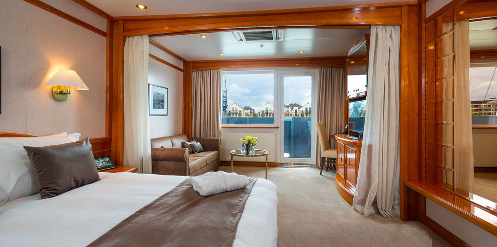 Sunborn Yacht Hotel 4*