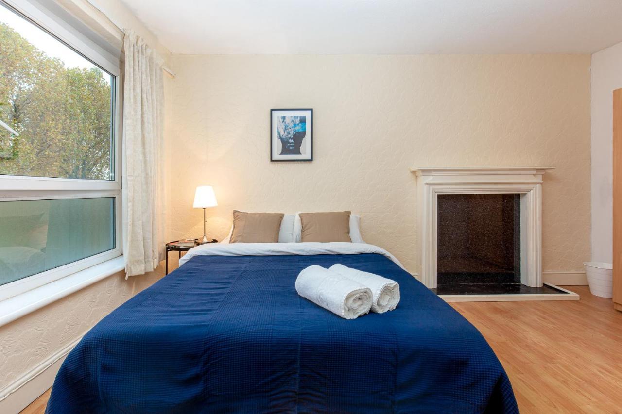 Patrick Connolly Gardens Homestay London