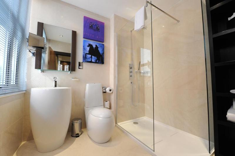 Indigo Tower Hill By Ihg Hotel 4*