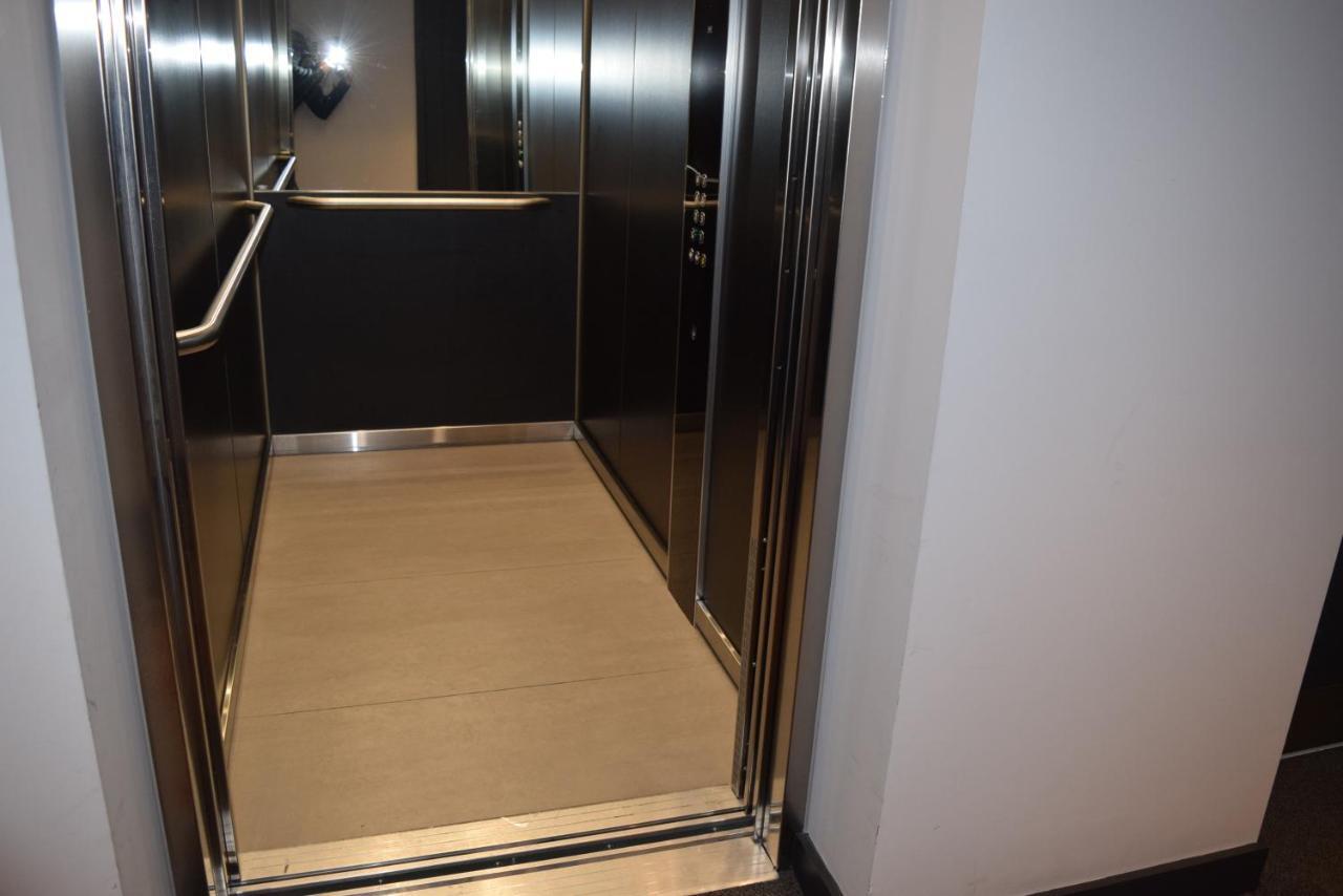 Island 3 Bedroom Luxury Apartments, Canary Wharf Appartement Londen
