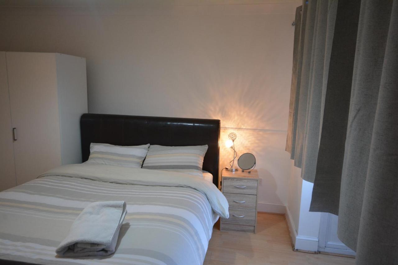 Five Bedroom Townhouse Near Excel Exhibition Centre