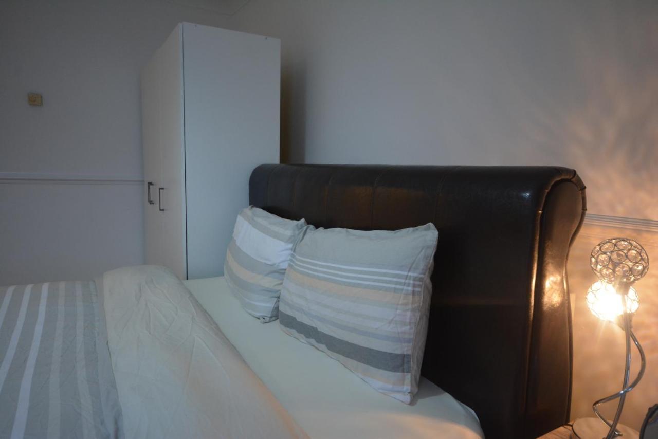Five Bedroom Townhouse Near Excel Exhibition Centre