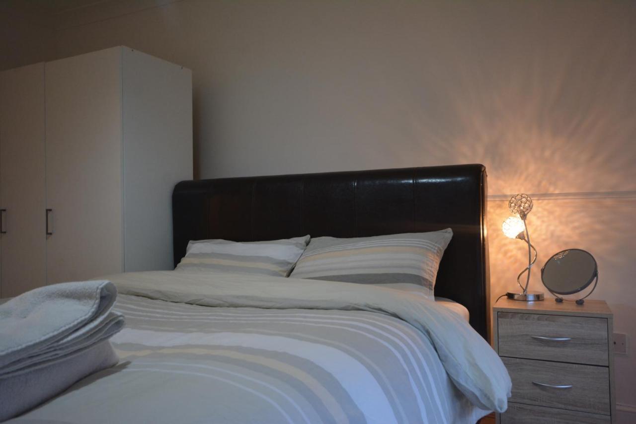 Five Bedroom Townhouse Near Excel Exhibition Centre