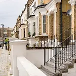 Contemporary Clapham Home Near Wandsworth Common By Underthedoormat
