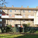 B & B In Seven Sisters