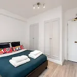 Capital Apartment 327 Chelsea Cloisters