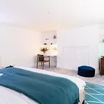 The Euston Square Escape - Modern & Central 4Bdr Home